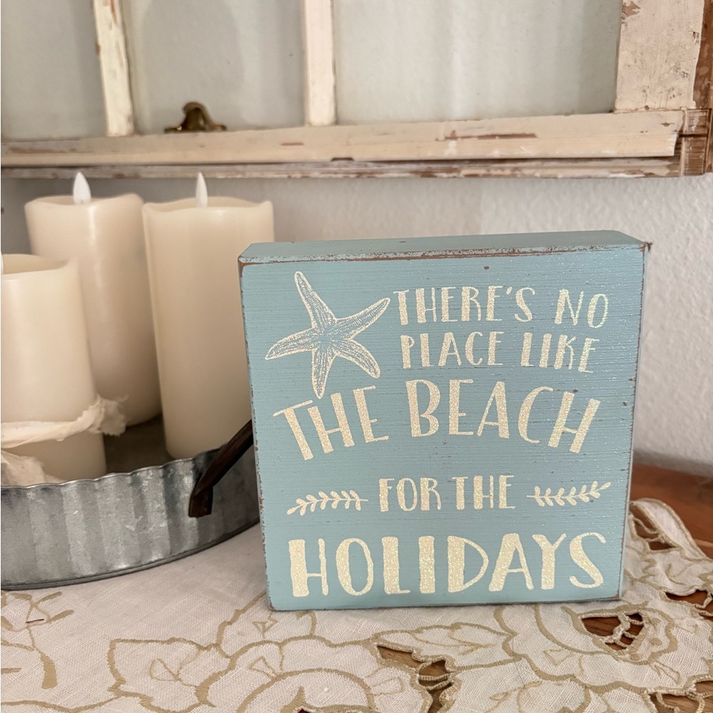 Beach Holiday Sign